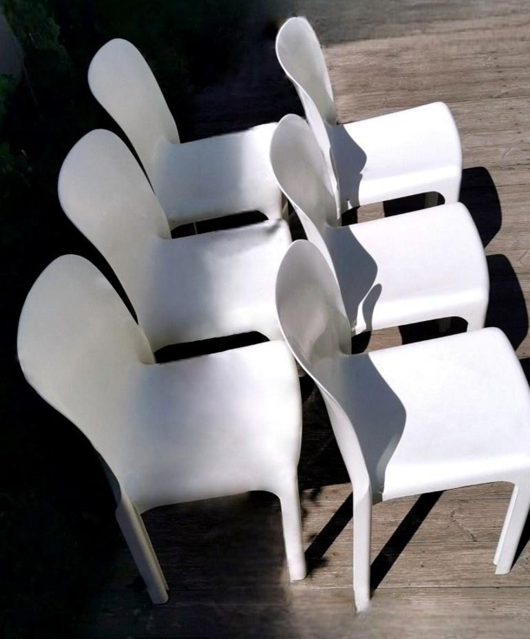 Mid-Century Modern Italian Artemide Design Vico Magistretti 6 Chairs Model Selene For Sale