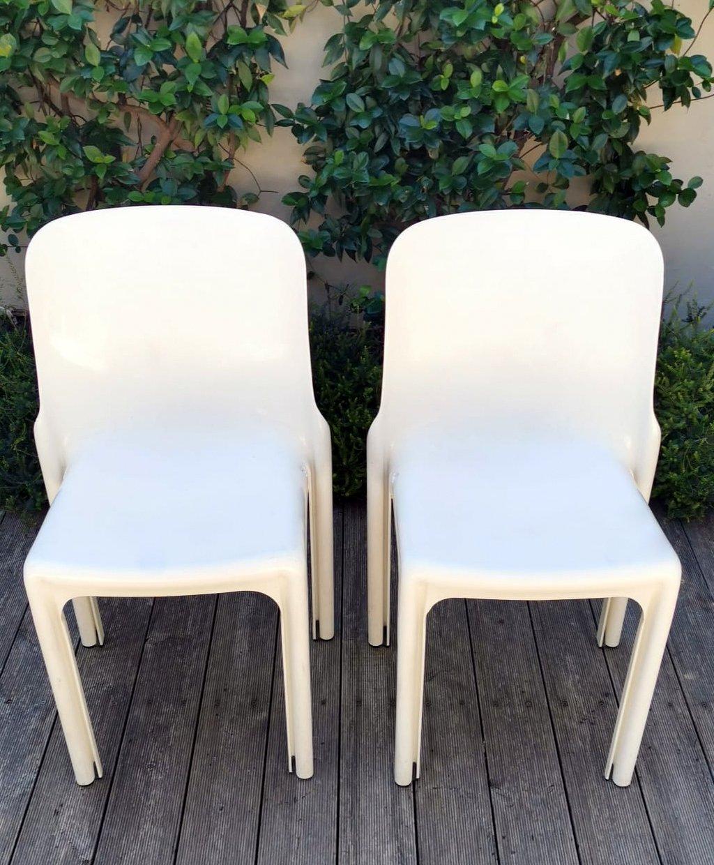 20th Century Italian Artemide Design Vico Magistretti 6 Chairs Model Selene For Sale