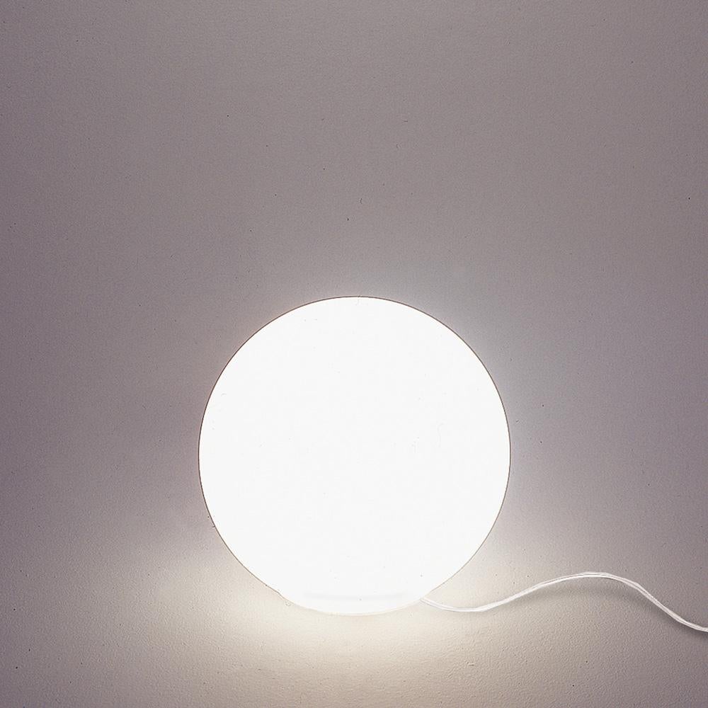 Artemide Dioscuri 14 Halogen Table Lamp in White by Michele De Lucchi In Excellent Condition In Hicksville, NY