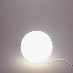Artemide Disocuri 42, weiße Tischlampe