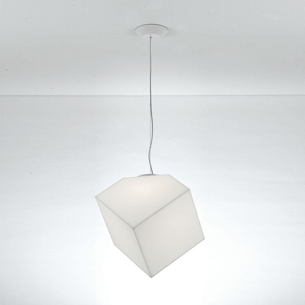 Cable suspended Luminaire for diffused self-ballasted fluorescent or LED lighting (not suited for incandescent lighting).
This item is currently only available in North America.