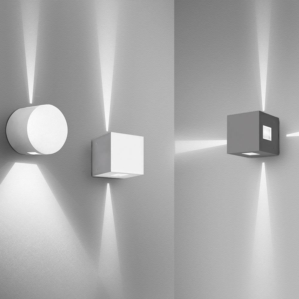 Artemide Effetto Square Narrow Spotlight in White wtih 2 Beams Ernesto Gismondia For Sale 1