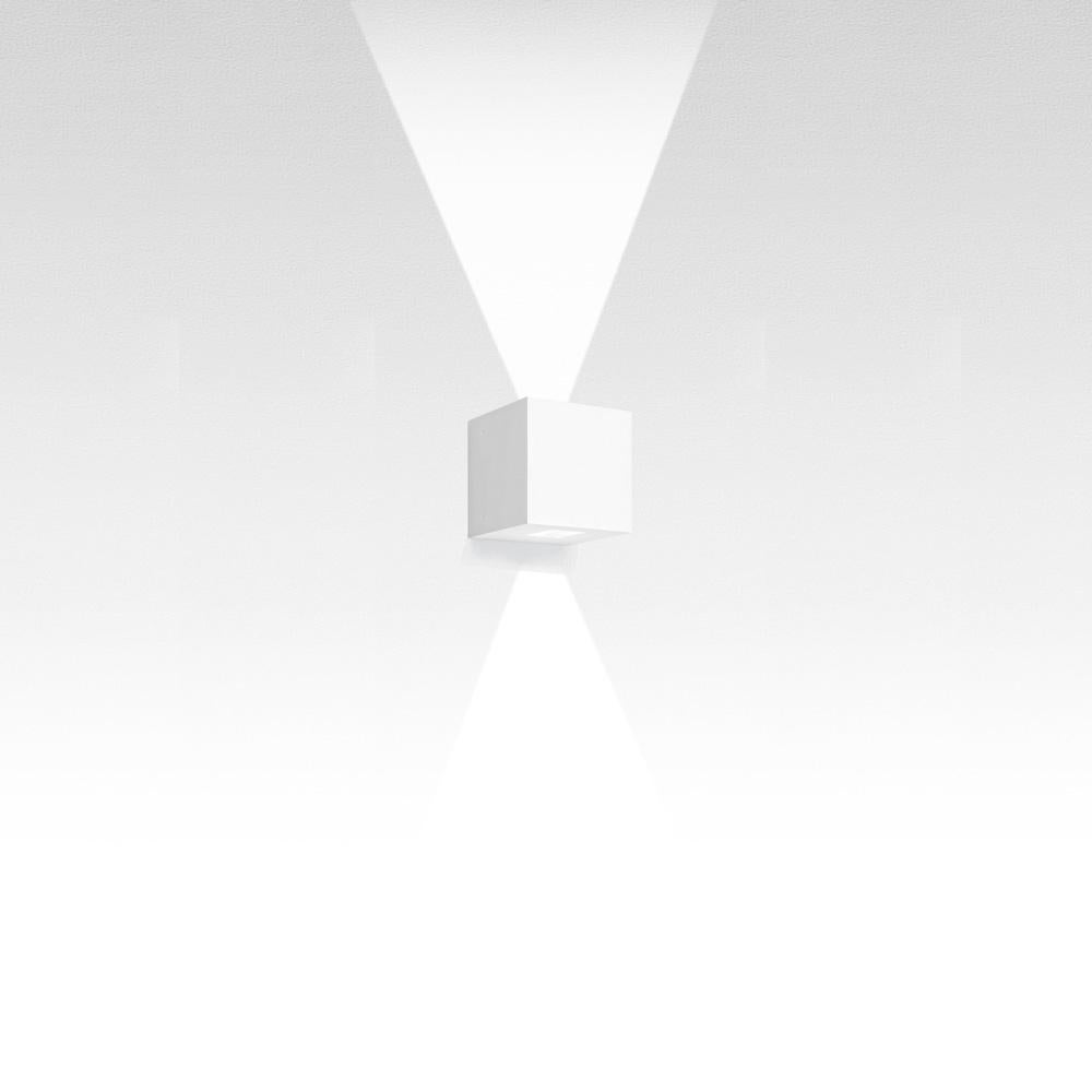 Artemide Effetto Quadratisches breites Leuchtmittel in Weiß mit 4 Nähten, Ernesto Gismondia im Zustand „Hervorragend“ im Angebot in Hicksville, NY