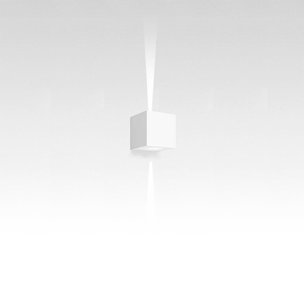 Contemporary Artemide Effetto Square Wide Spotlight in White with 4 Beams, Ernesto Gismondia For Sale