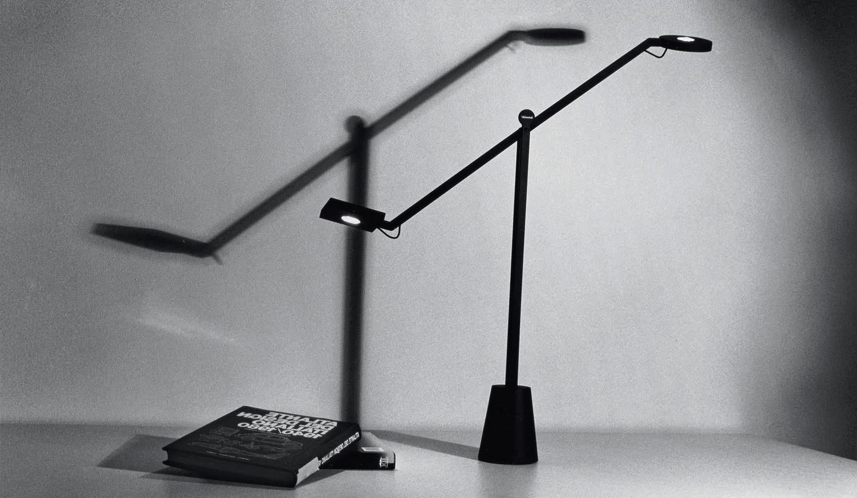 italien Artemide Equilibrist LED Table Lamp by Jean Nouvel en vente