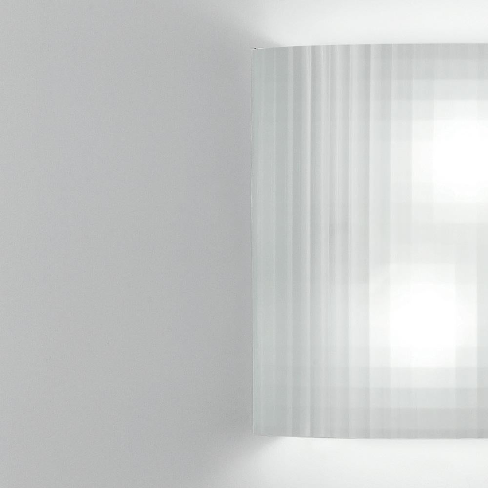 Artemide Facet-Wandleuchte in Weiß von Ron Rezek (Kanadisch) im Angebot