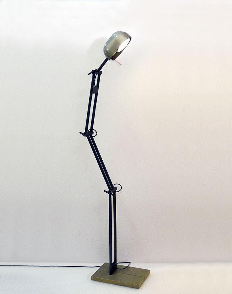 Metallo Artemide lampada da terra Adone design CP & CR Associati anni '80 in vendita