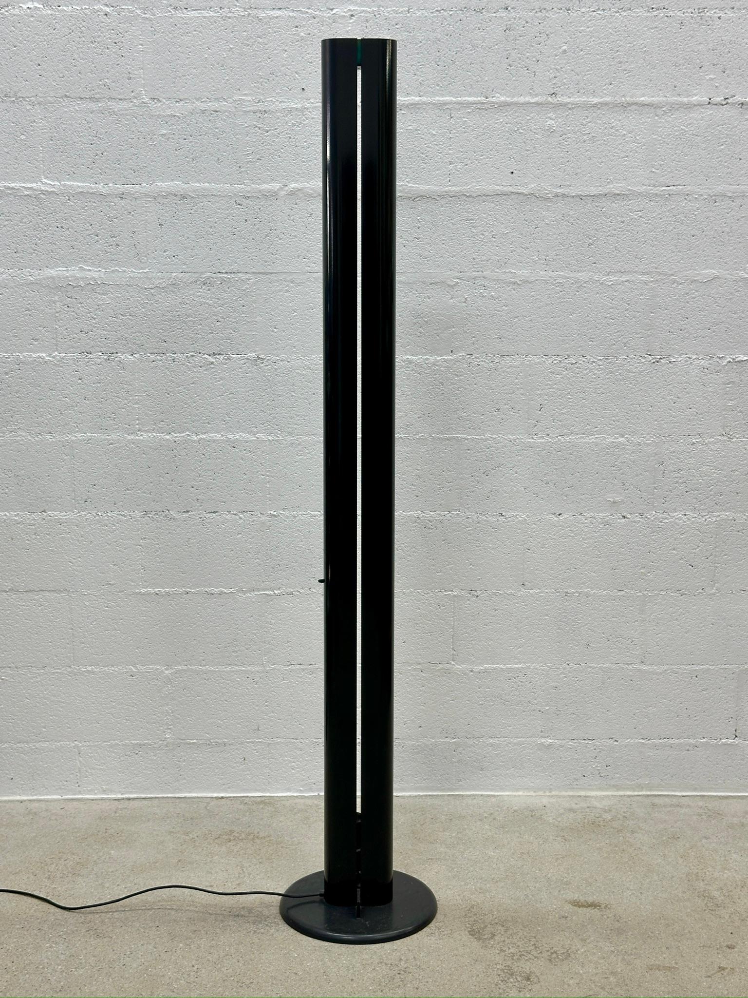Artemide Gianfranco Frattini Lámpara de pie Megaron Diseño moderno italiano 1980 en venta 6