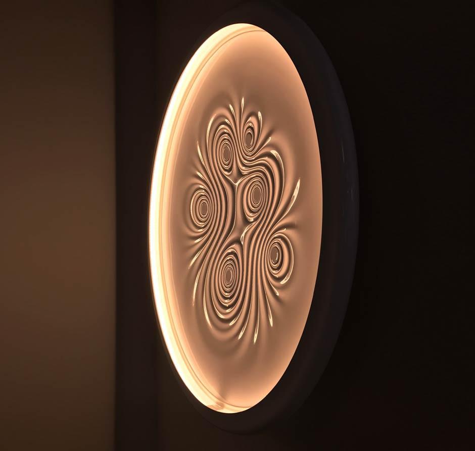 Nebula of Artemide, in the words of its creator, Ross Lovegrove, is a leading parametric legend that generates vortices become forms designed to catch the light. Thus, a light emission phenomenon is created by a ring of LEDs that are located along