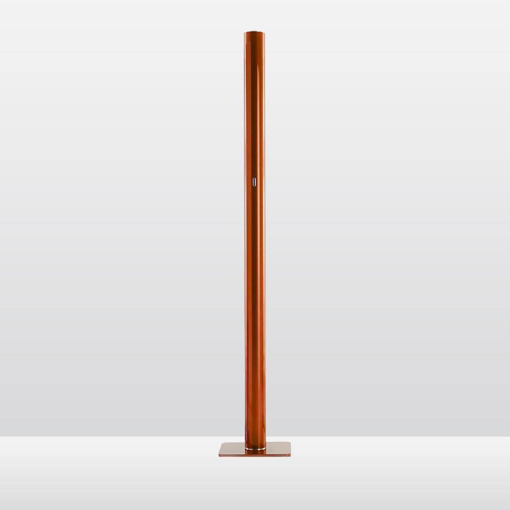 A monolithic aluminum cylinder of saturated color, Ilio emits 39 watts of powerfully diffused LED light from its top. 
Base in painted steel.
Body in painted aluminum.

Strong enough to yield enough lighting for a room. Available in a wide selection
