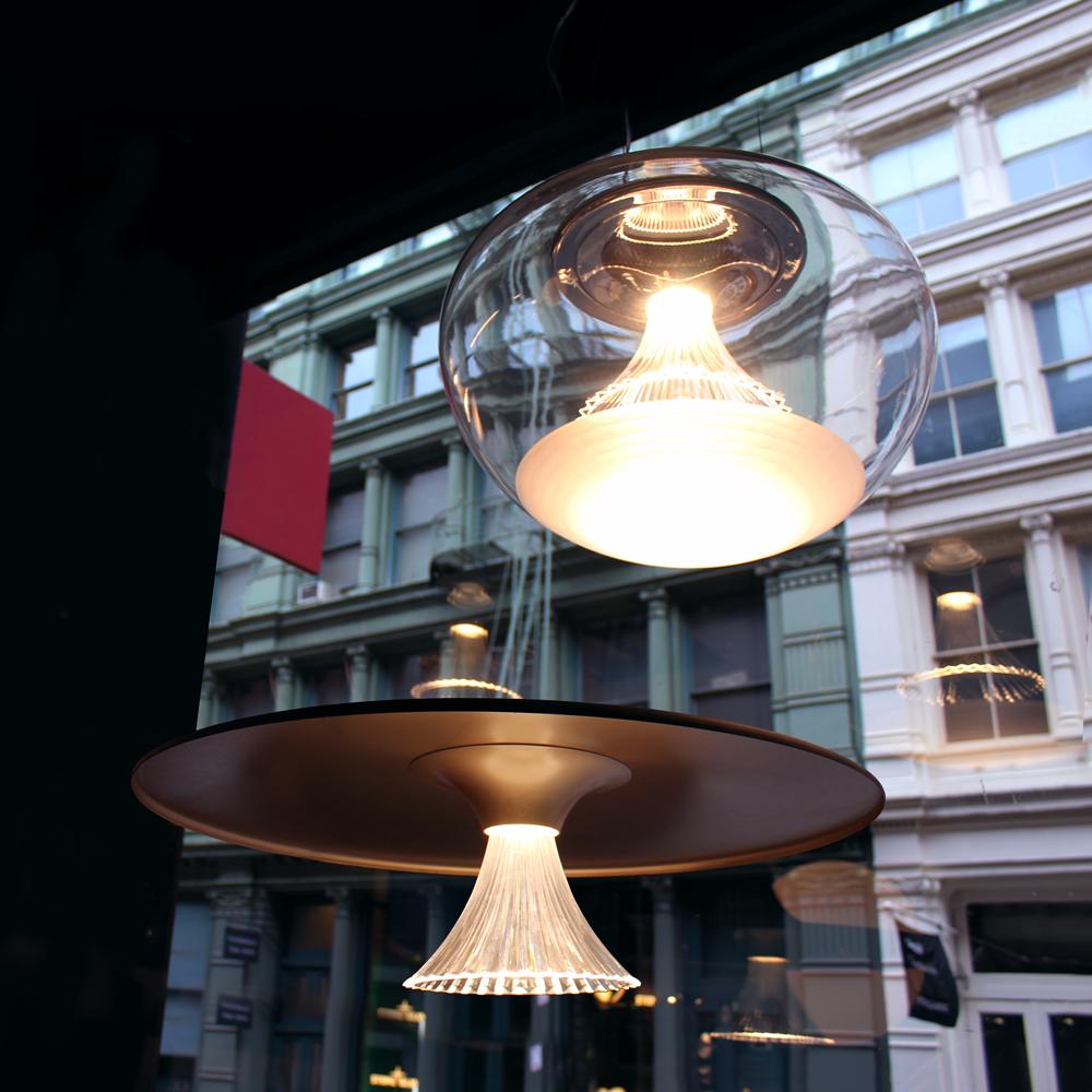 Artemide Ipno LED-Hängelampe mit zwei Drähten aus Glas von Michele De Lucchi (21. Jahrhundert und zeitgenössisch) im Angebot