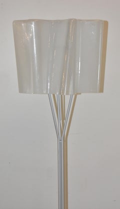 Lampadaire italien Logo d'Artemide