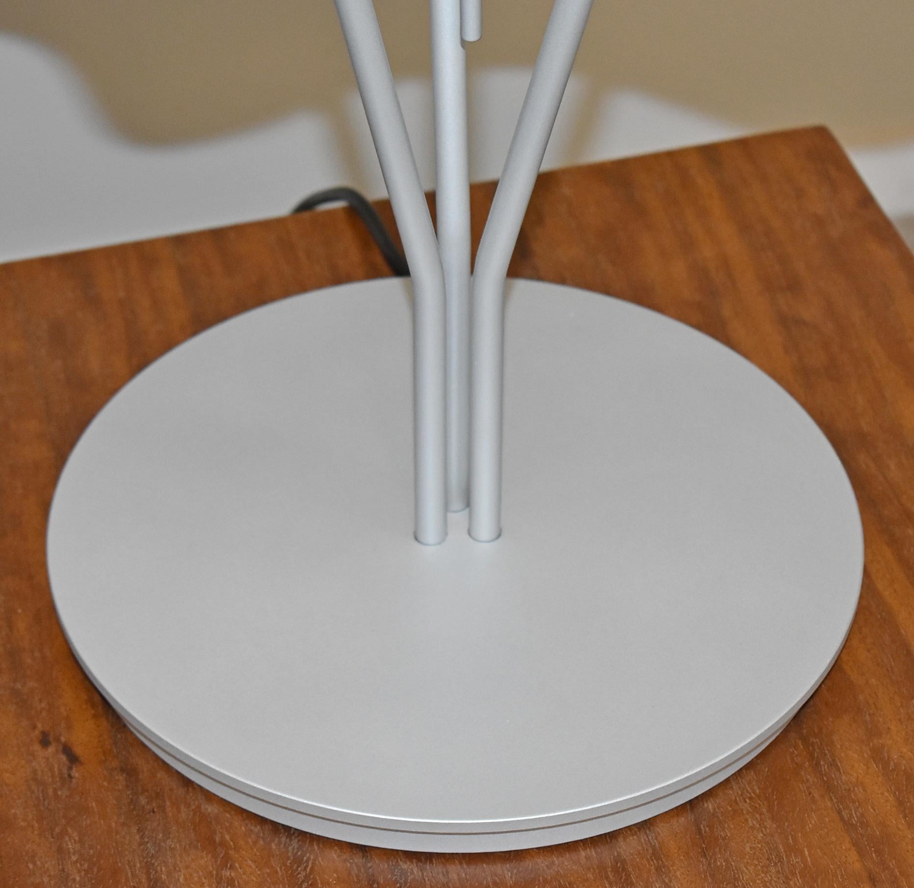 Aluminium Lampe de bureau italienne Logo de Artemide en vente