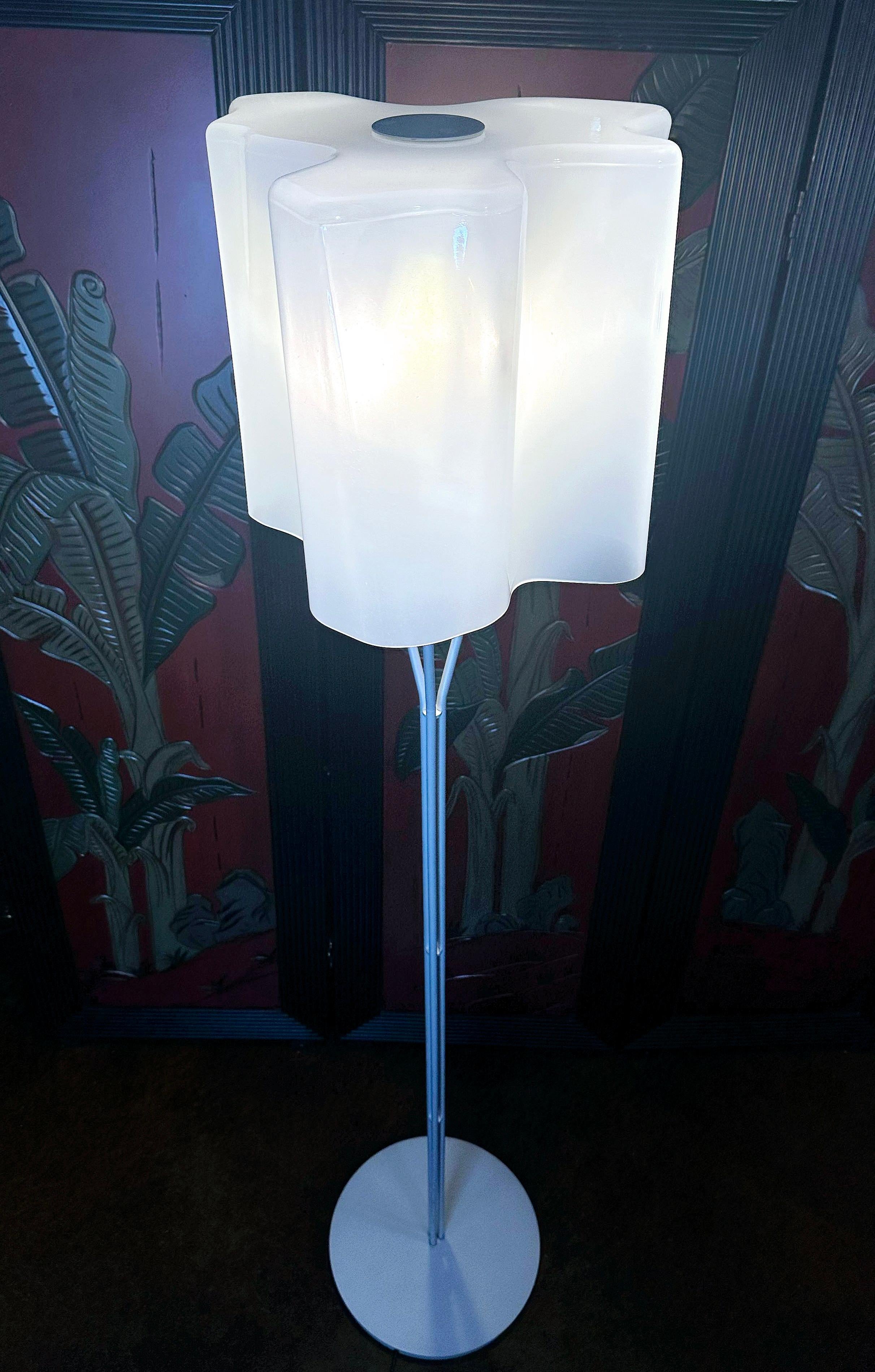Artemide logico intuitive floor lamp with hand-blown glass  For Sale 9