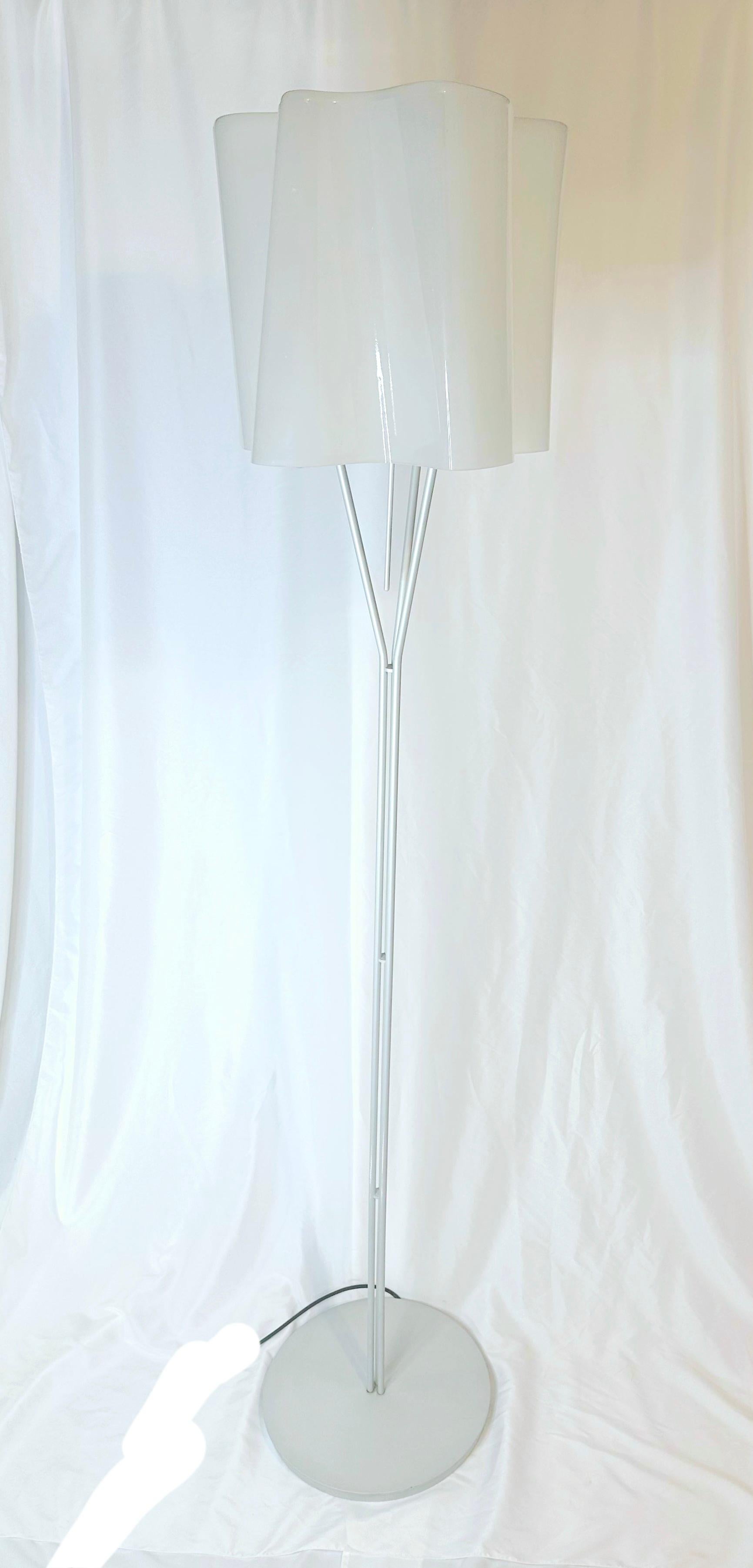 Metal Artemide logico intuitive floor lamp with hand-blown glass  For Sale