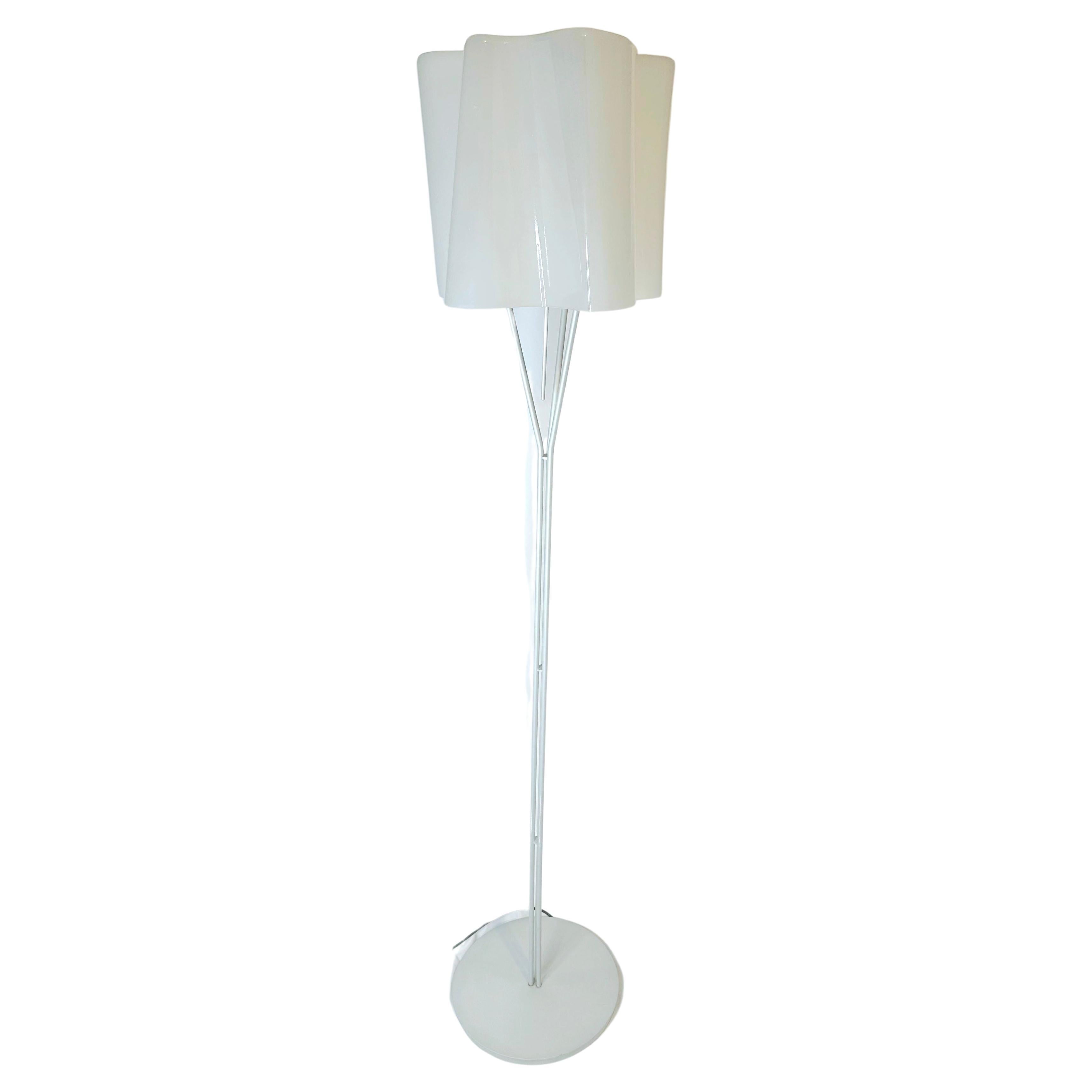 Artemide logico intuitive Stehlampe mit mundgeblasenem Glas 