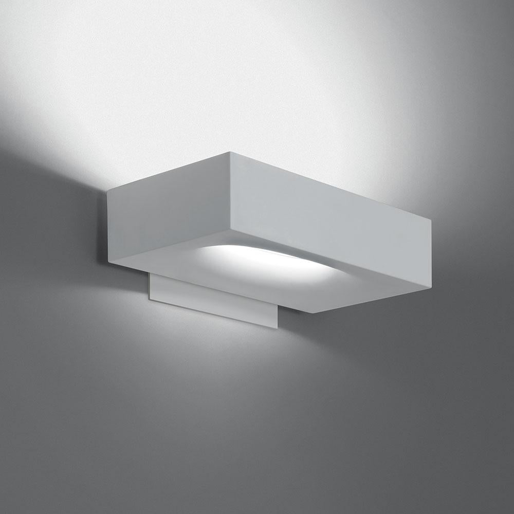 A compact wall-mounted Luminaire for direct and indirect lighting. Die-cast aluminum white painted body.
This item is currently only available in North America.
