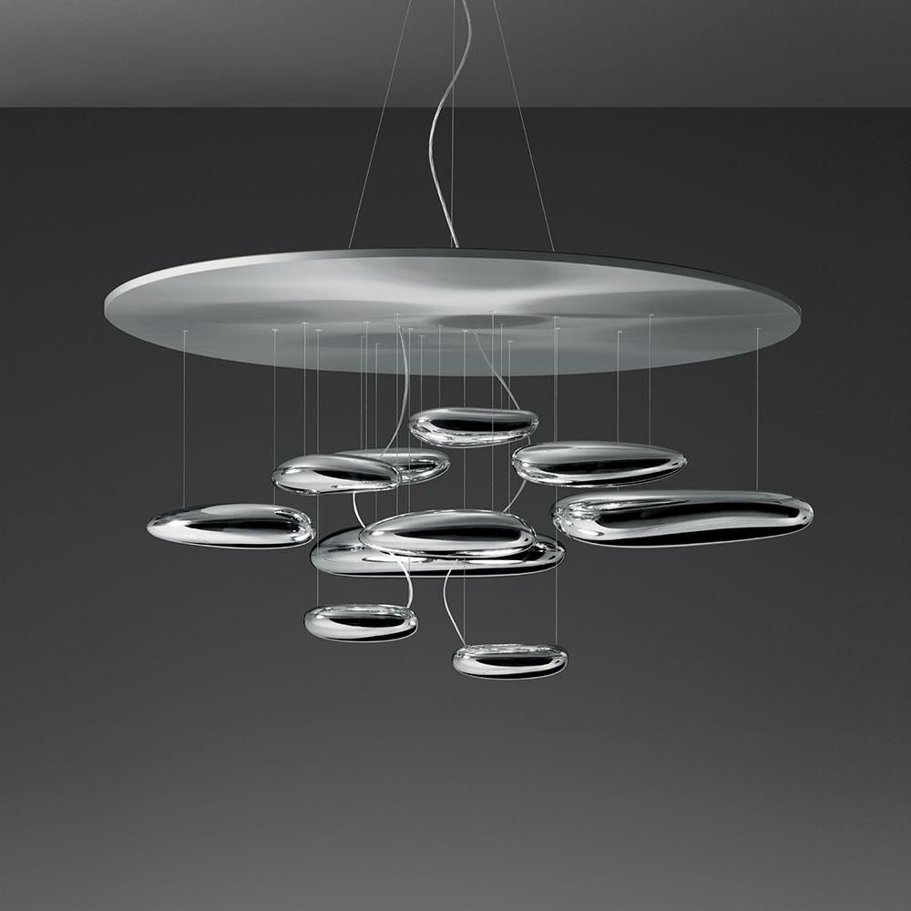 A “floating” assembly of pebbles, Ross Lovegrove’s Mercury creates a biomorphic relationship between reflected light and its environment. 
Mini and regular suspension and ceiling versions offered as standard sizes with custom configurations