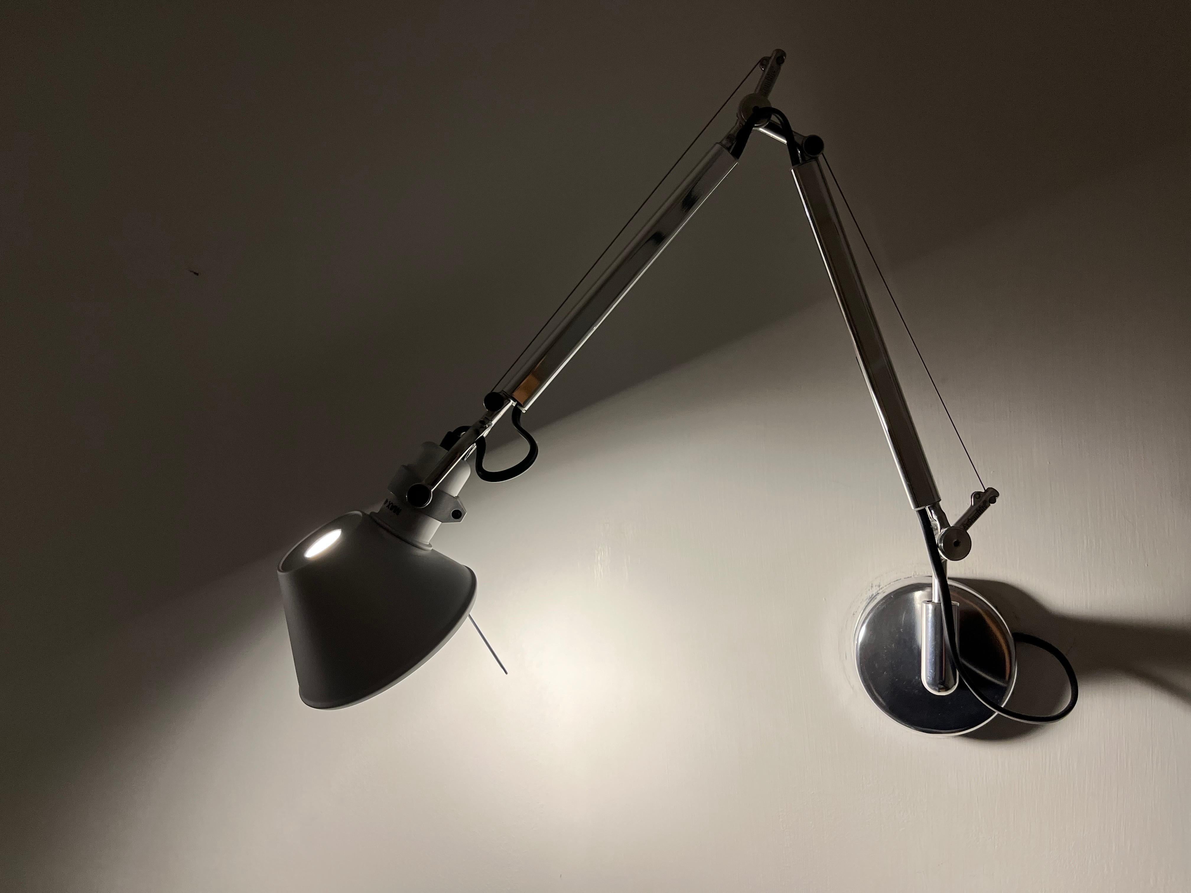 Contemporary Artemide Micro Silver Coppia Lampade da muro 200/220 V For Sale