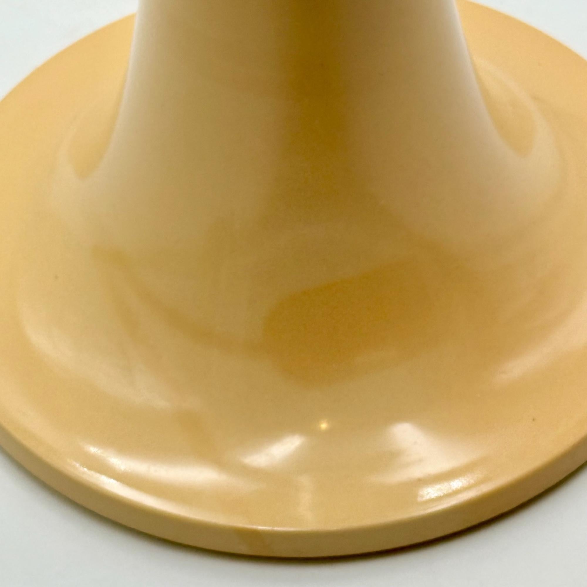 Artemide Nesso Lamp Italian 1960s Off White Resin Space Age Design For Sale 2