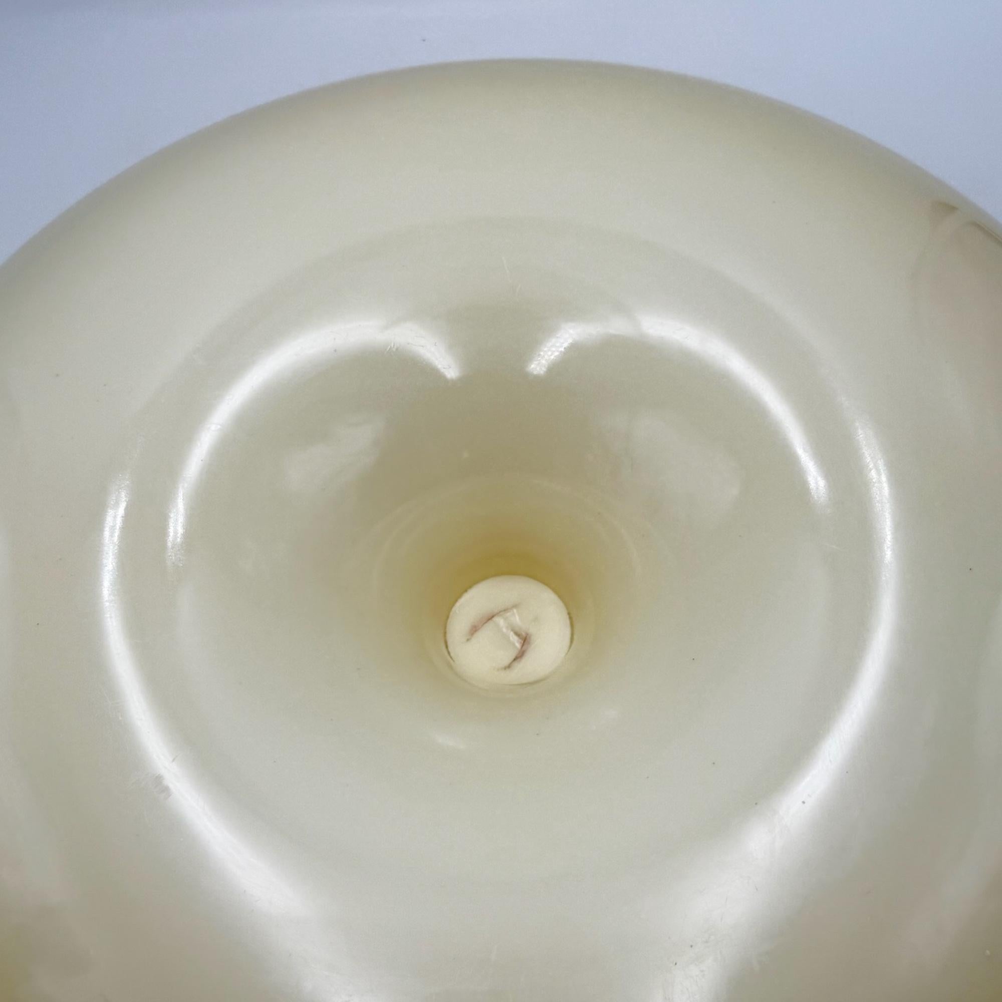 Artemide Nesso Lamp Italian 1960s Off White Resin Space Age Design For Sale 3