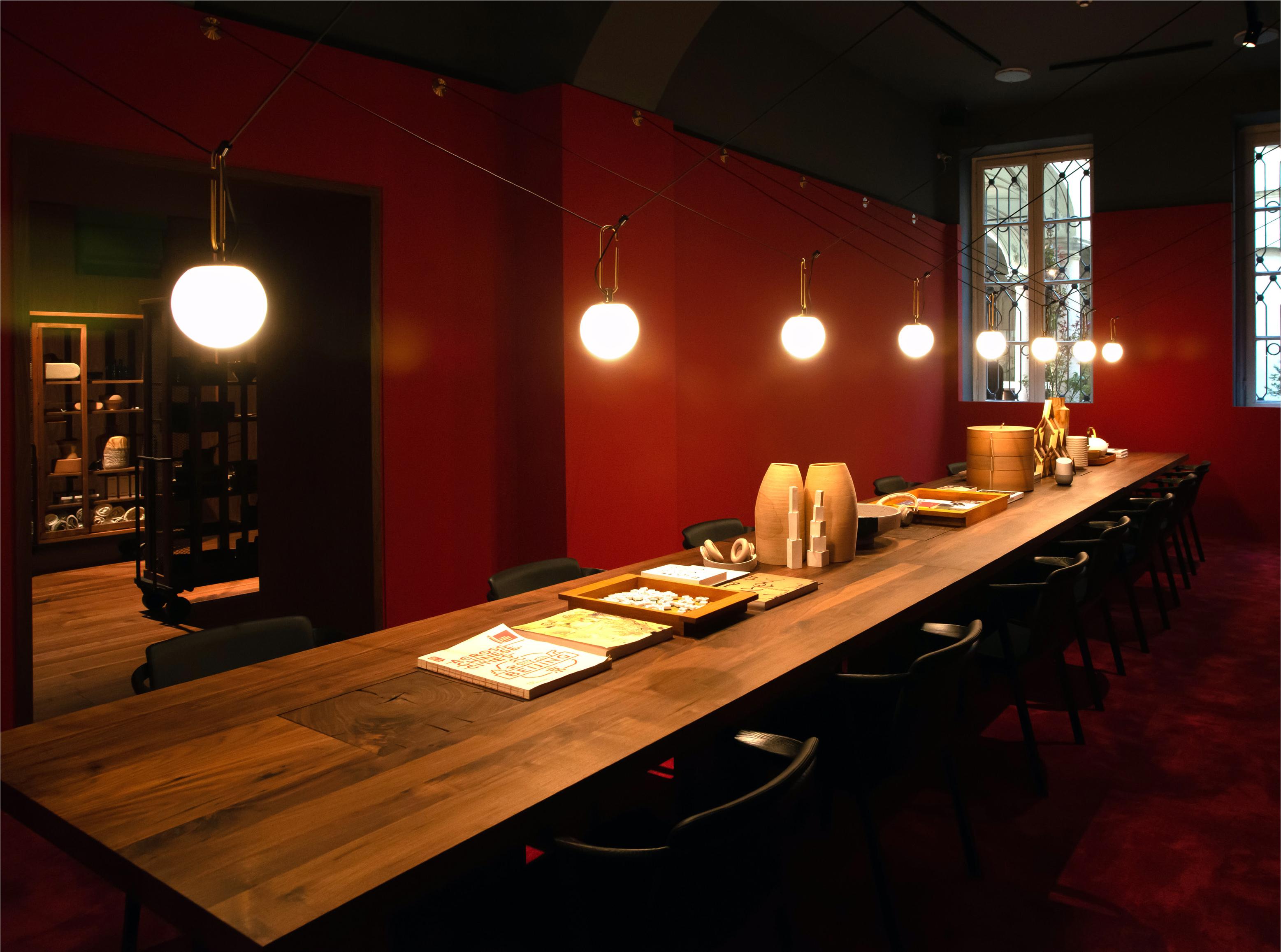 Artemide NH1217 Lampada da tavolo a LED in bianco con anello in ottone di Neri & Hu in vendita 1