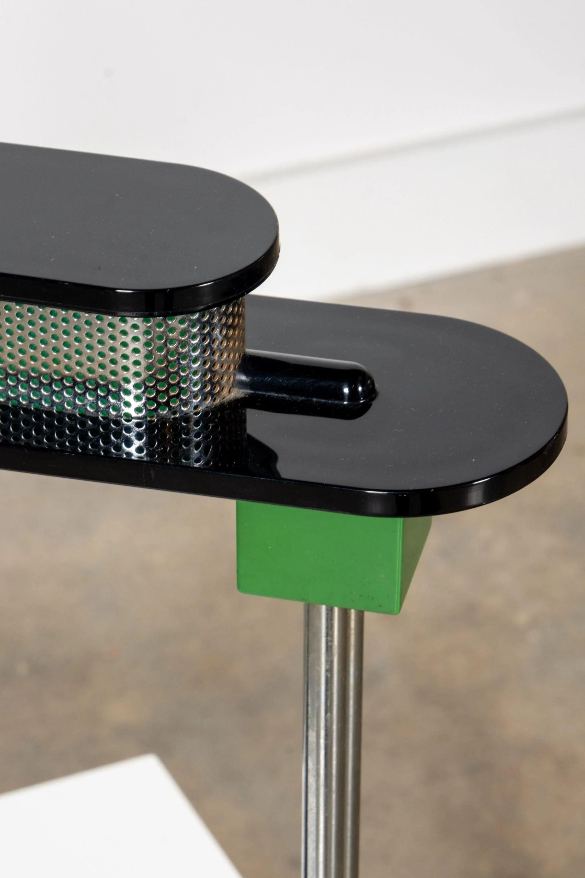 Artemide Pausania Bankers Lampe von Ettore Sottsass im Zustand „Gut“ im Angebot in Toronto, CA