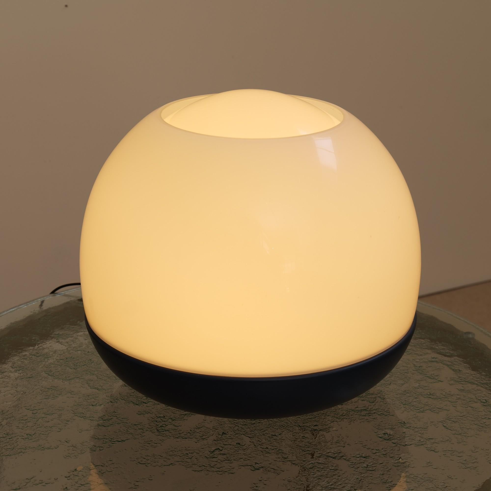Artemide Platea lamp by Leonardo Ferrari & Franco Mazzucchelli For Sale 3