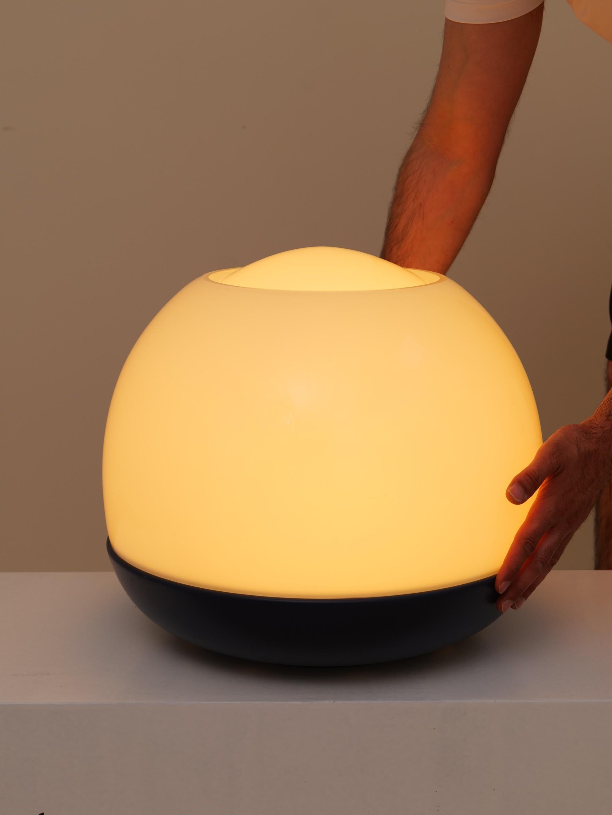 German Artemide Platea lamp by Leonardo Ferrari & Franco Mazzucchelli For Sale