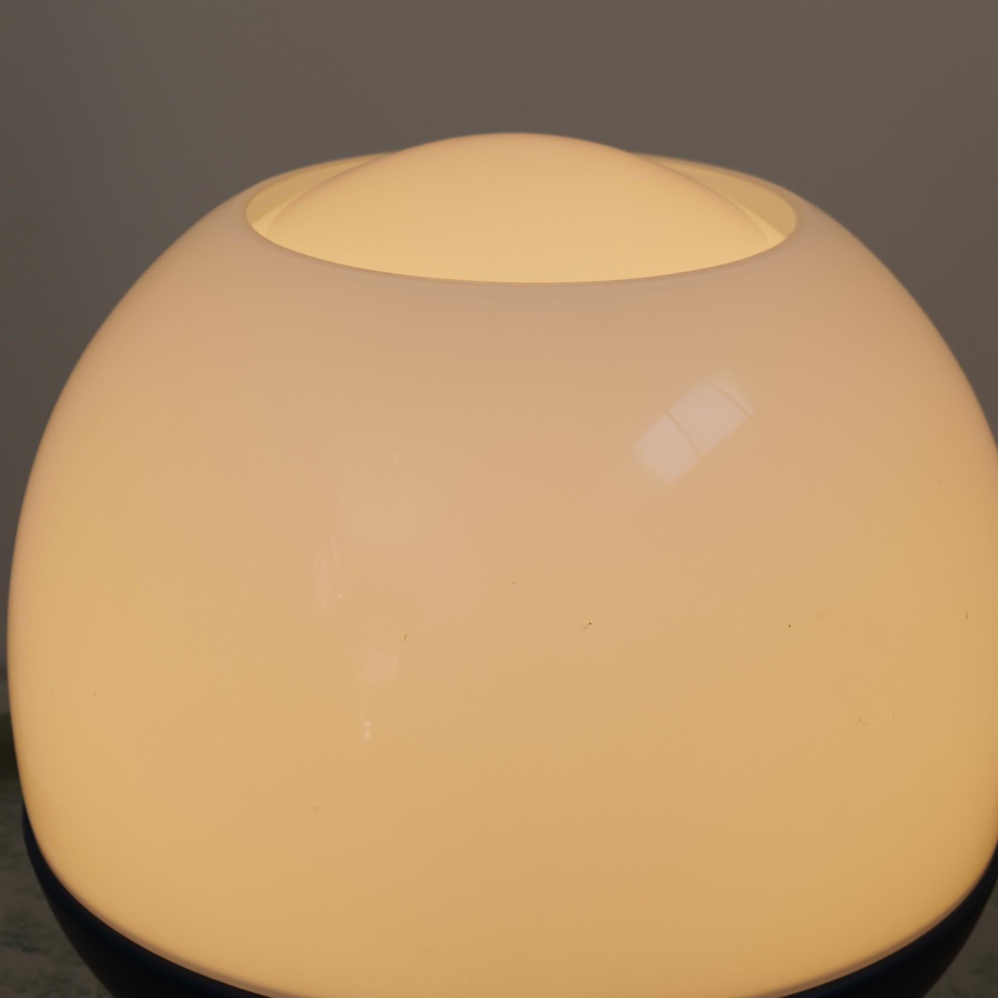 Artemide Platea lamp by Leonardo Ferrari & Franco Mazzucchelli In Good Condition For Sale In Saarbrücken, DE