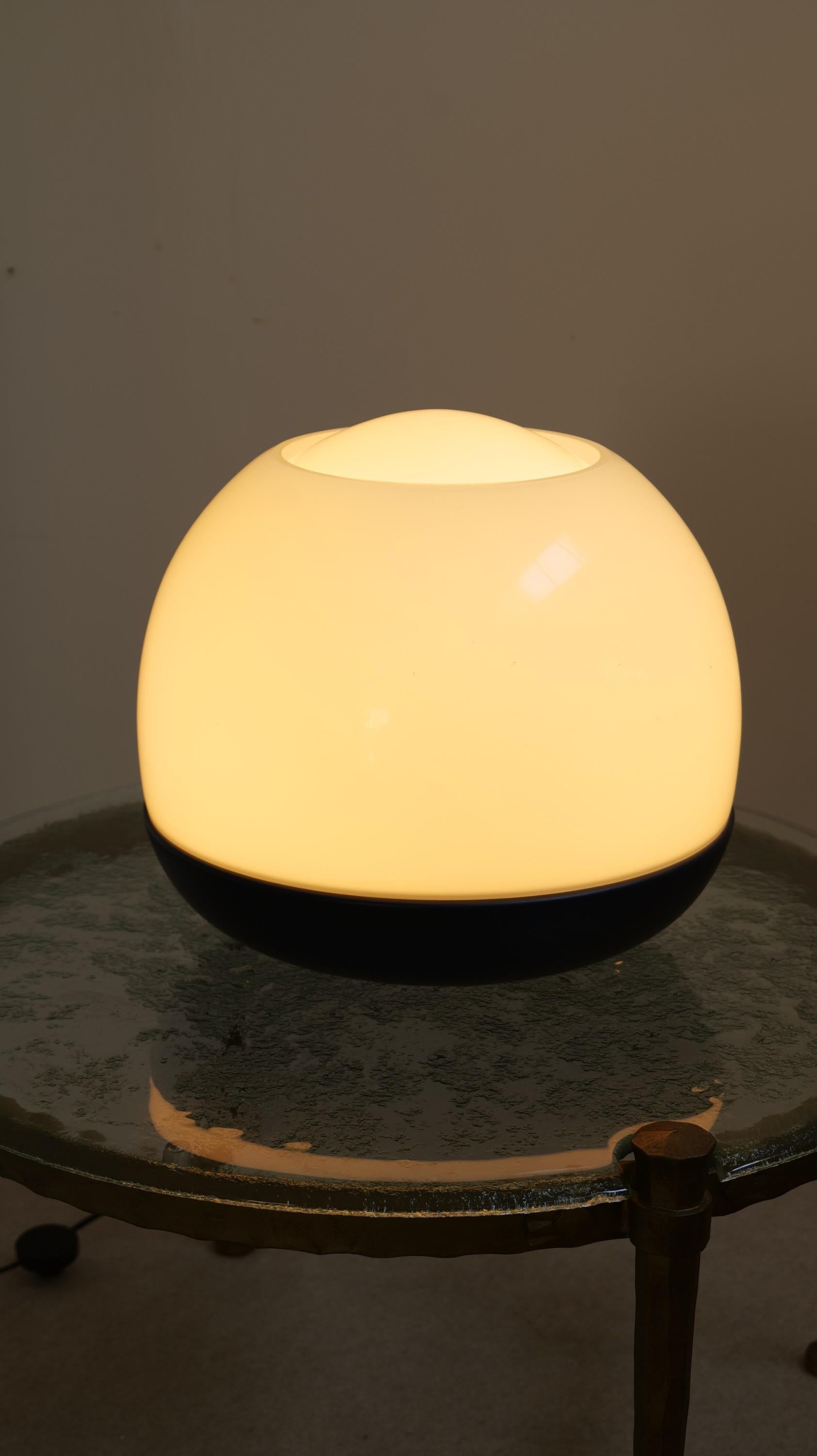 Artemide Platea lamp by Leonardo Ferrari & Franco Mazzucchelli For Sale 2