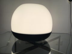 Artemide “Platea“ Table Lamp with Blue Aluminum Base and Blown Glass Diffuser