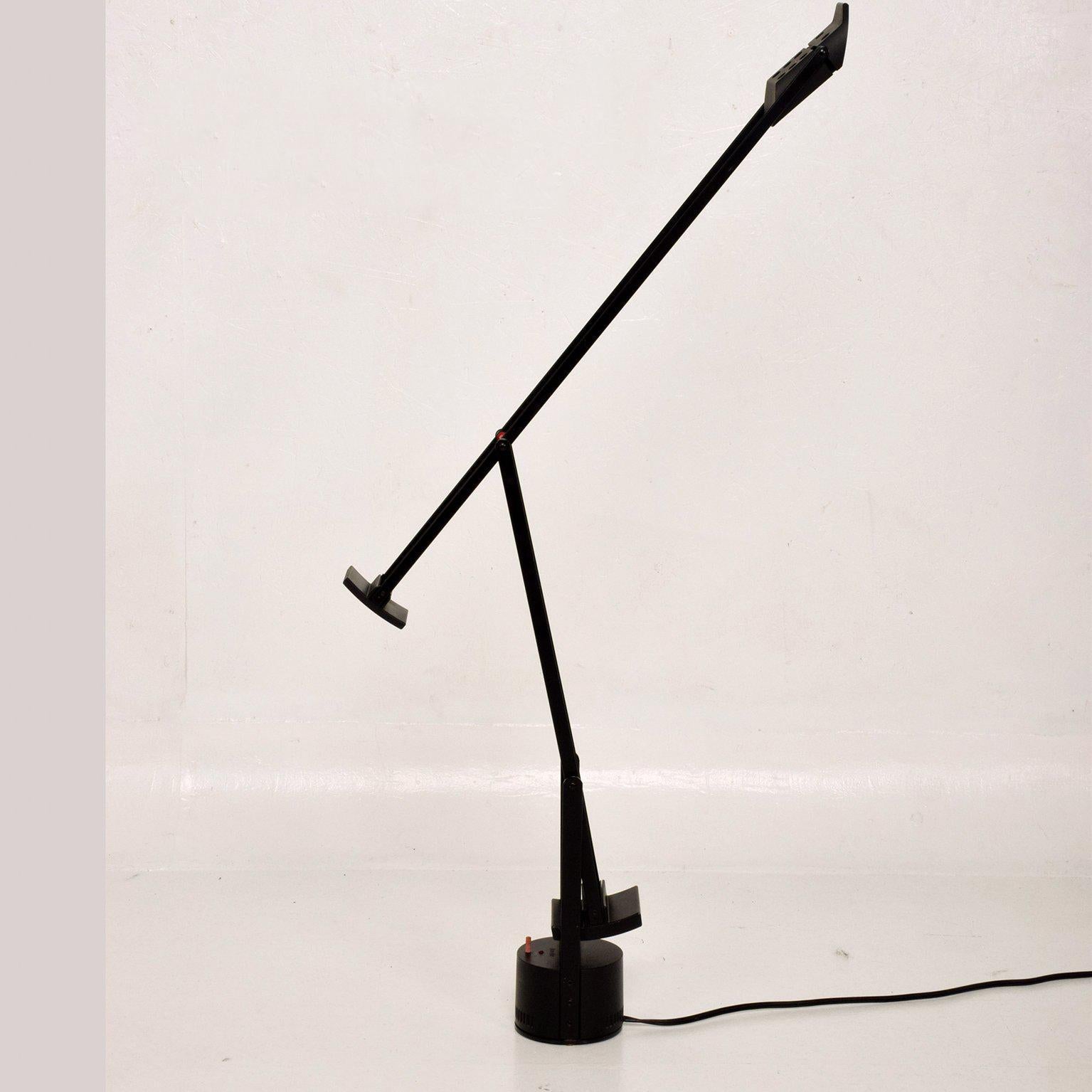 Artemide postmodern balancing lamp
Italy, 1980s.