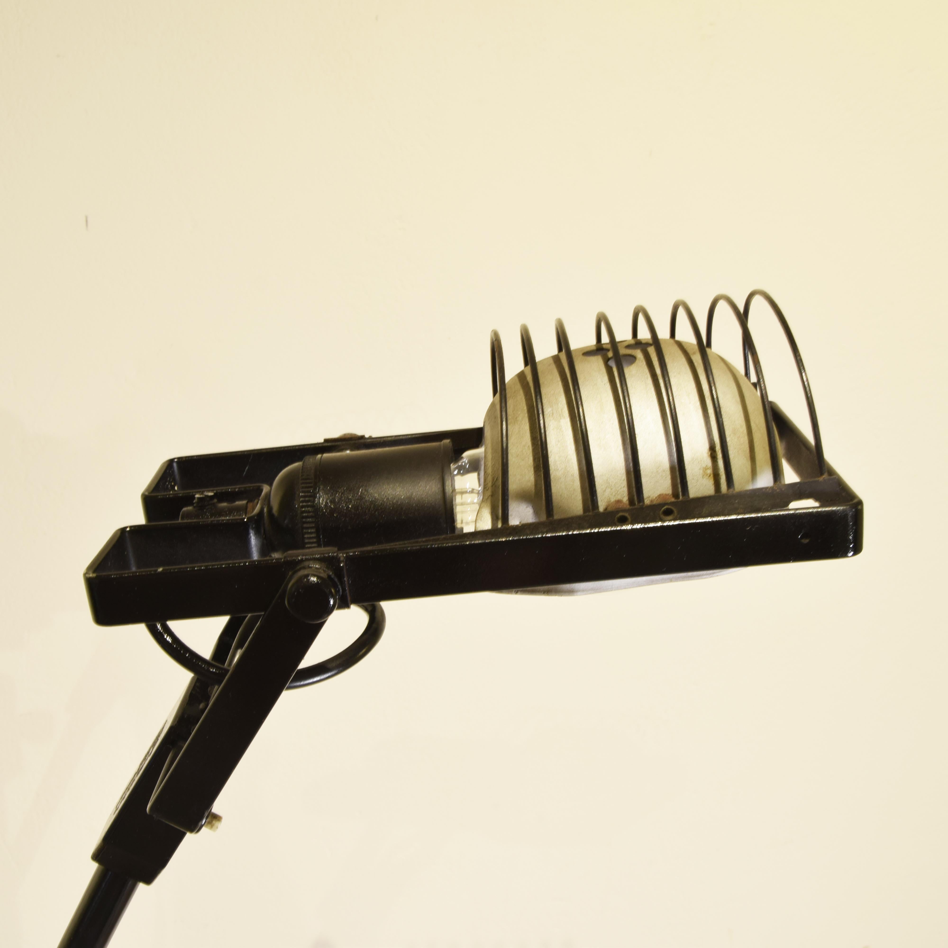 Artemide set of tree desk lamp Sintesi 1970s For Sale 4