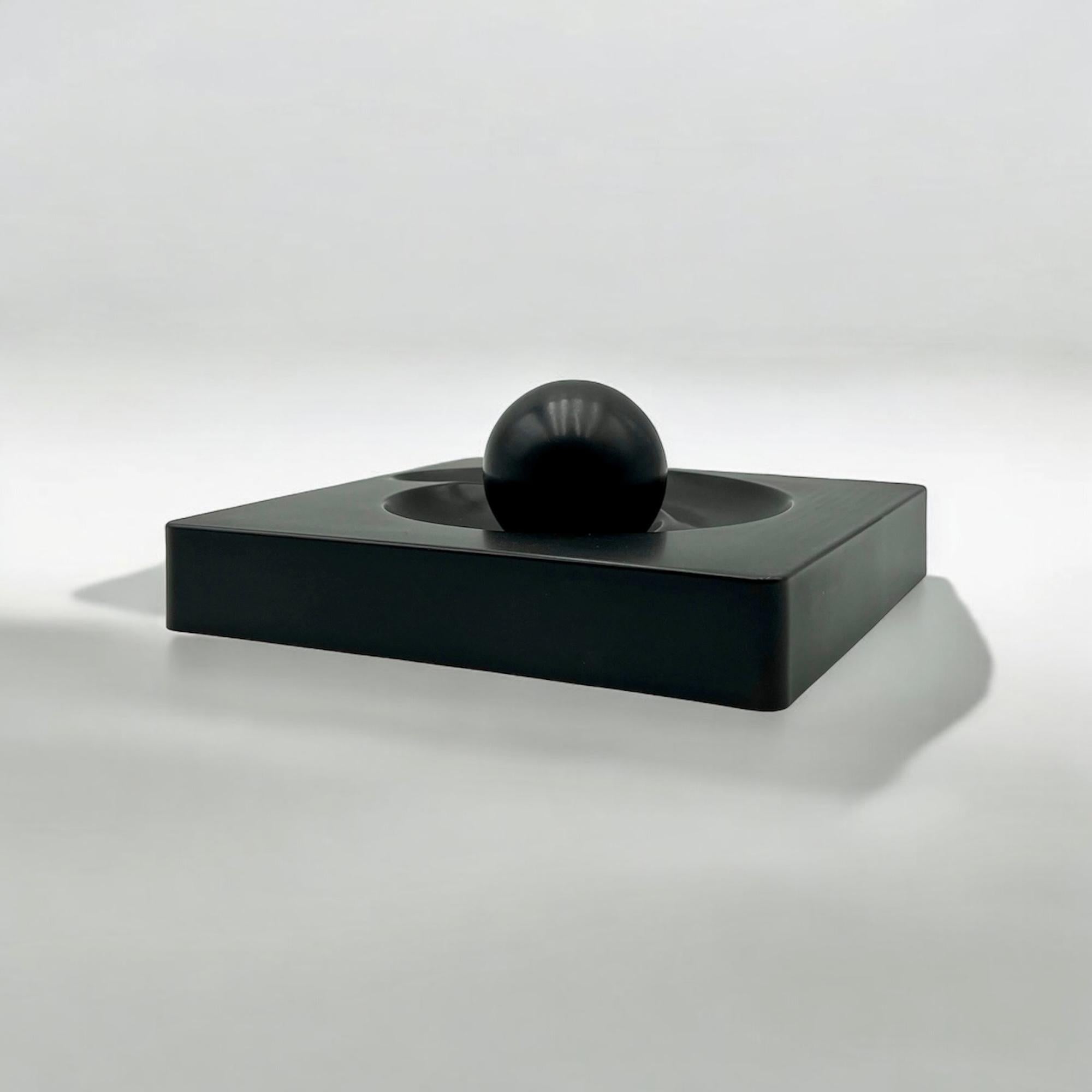 Artemide Spyros Melamine Sculpture in Glossy Black by Eleanor Peduzzi Riva, 70s 11