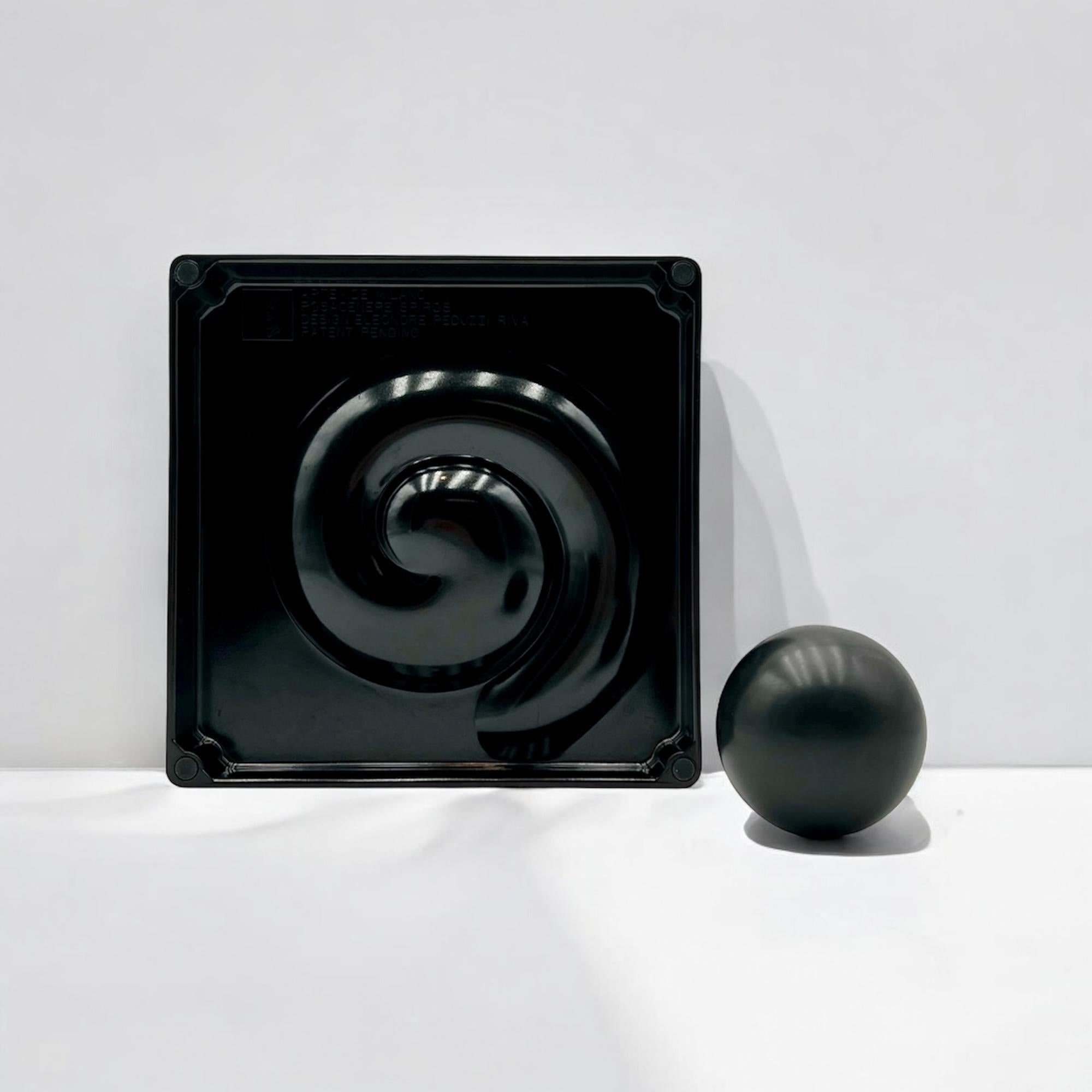 Artemide Spyros Melamine Sculpture in Glossy Black by Eleanor Peduzzi Riva, 70s 12