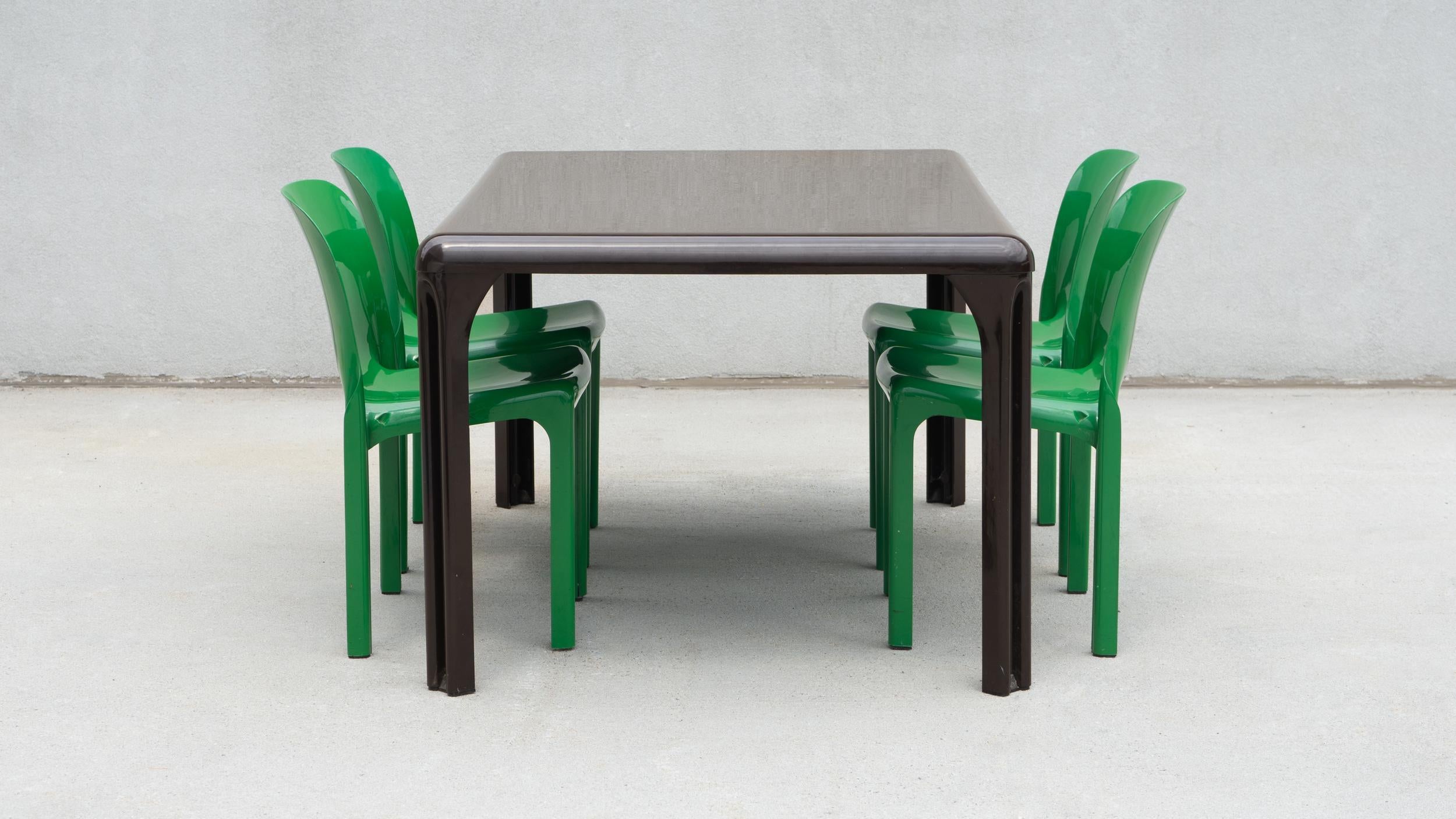 STADIO 150 TABLE
VICO MAGISTRETTI FOR ARTEMIDE C.1970

Designed by Vico Magistretti in 1970, the Stadio table was produced by Artemide in a range of colors and sizes. This size is the largest produced, titled ‘Stadio 150’. It is a beautiful example