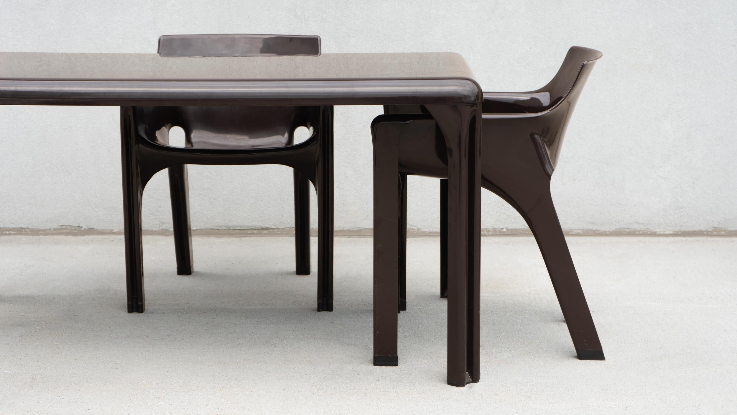 Artemide Stadio 150 Table Designed by Vico Magistretti, Space Age Mid Century In Good Condition In Brooklyn, NY