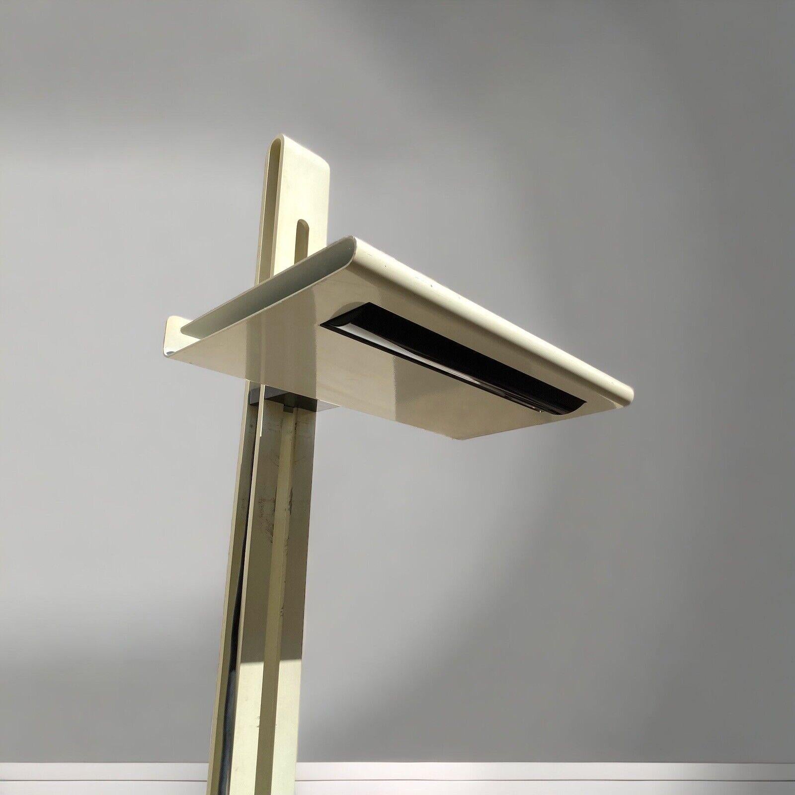 Italian Artemide Style Floor Lamp 1970's Lampadaire Design Vintage Lamp en vente