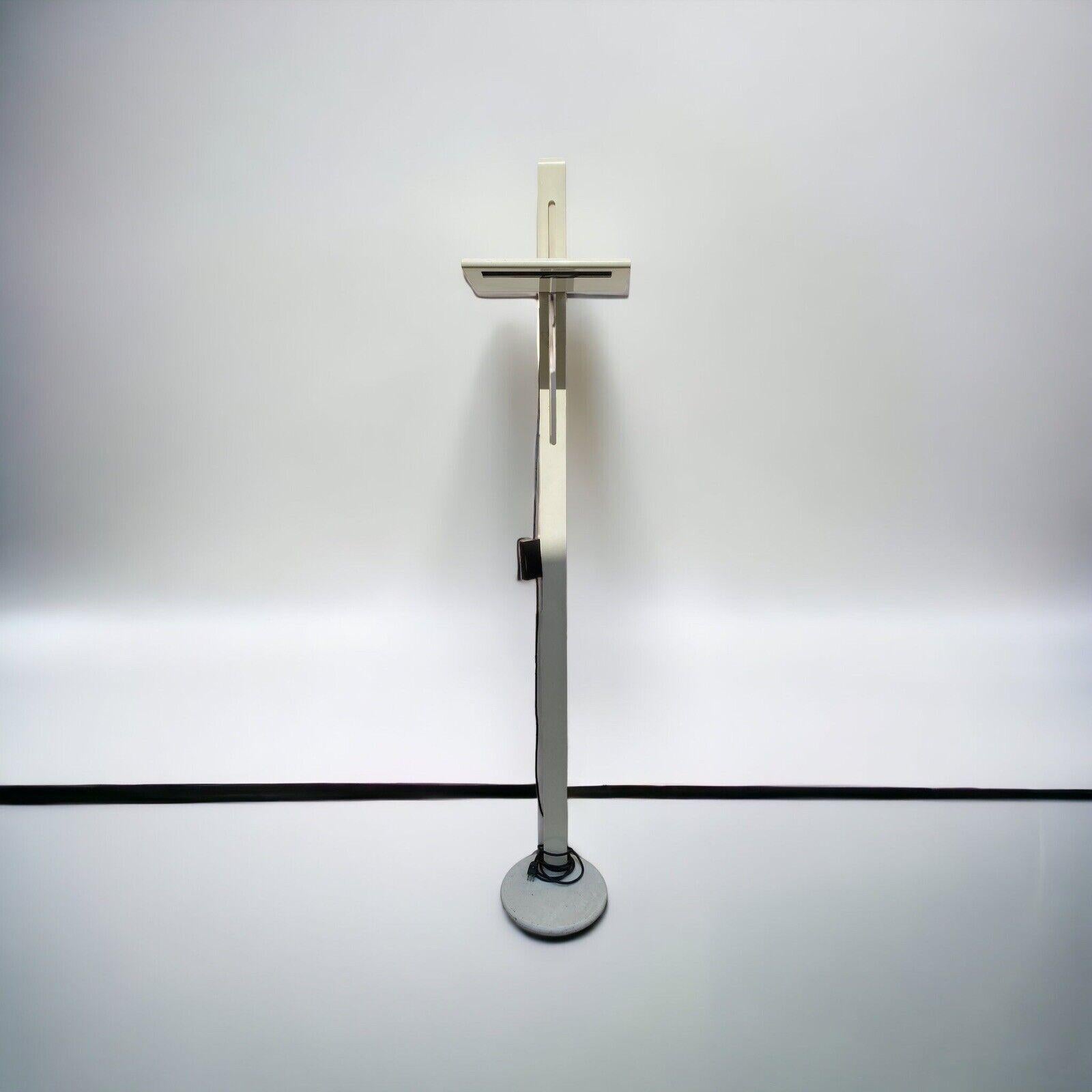Artemide Style Floor Lamp 1970's Lampadaire Design Vintage Lamp Bon état - En vente à Taranto, IT