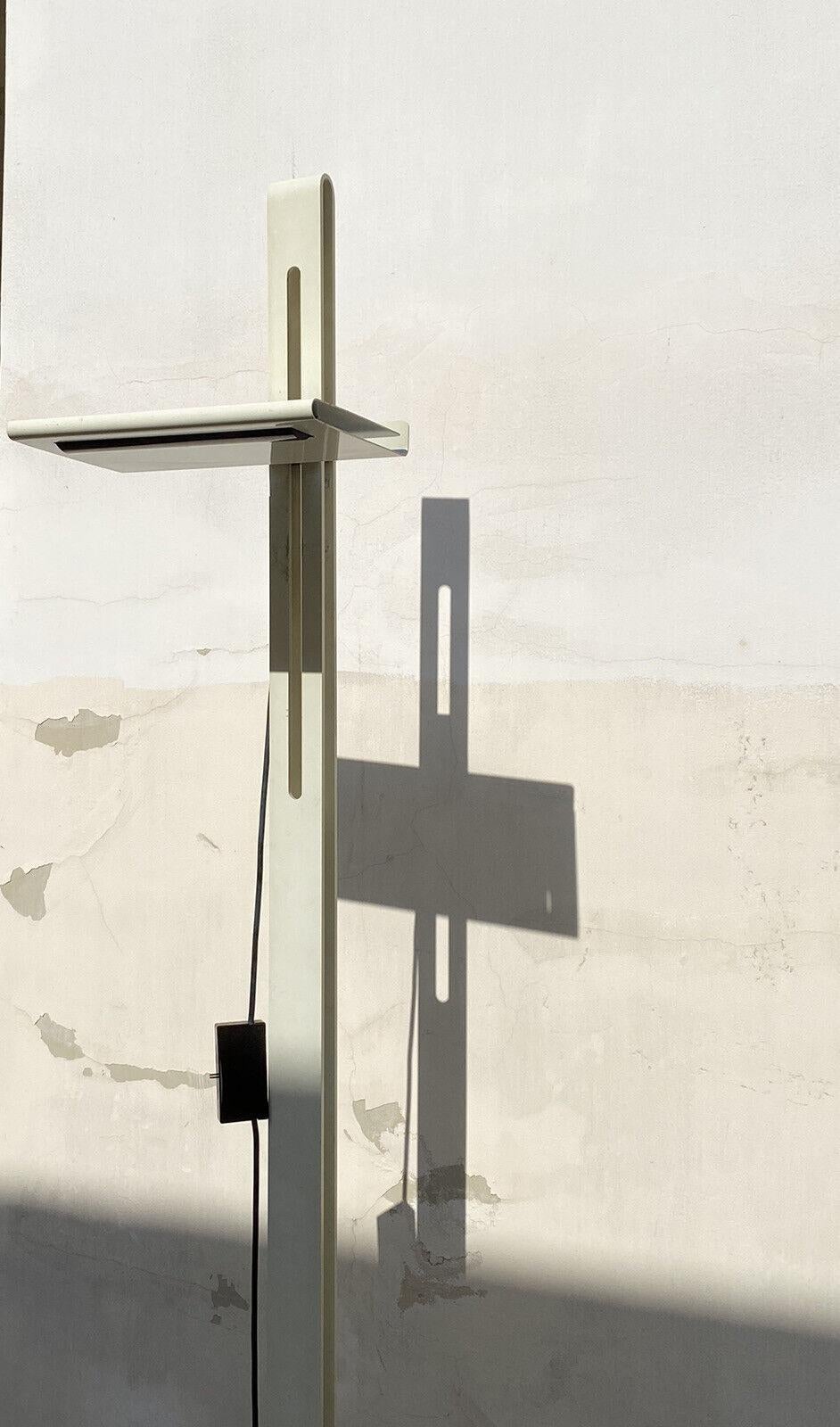 Métal Artemide Style Floor Lamp 1970's Lampadaire Design Vintage Lamp en vente