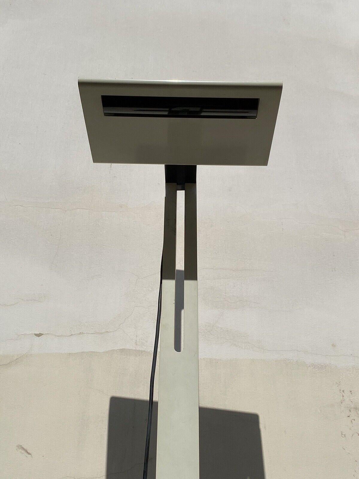 Artemide Style Floor Lamp 1970's Lampadaire Design Vintage Lamp en vente 1