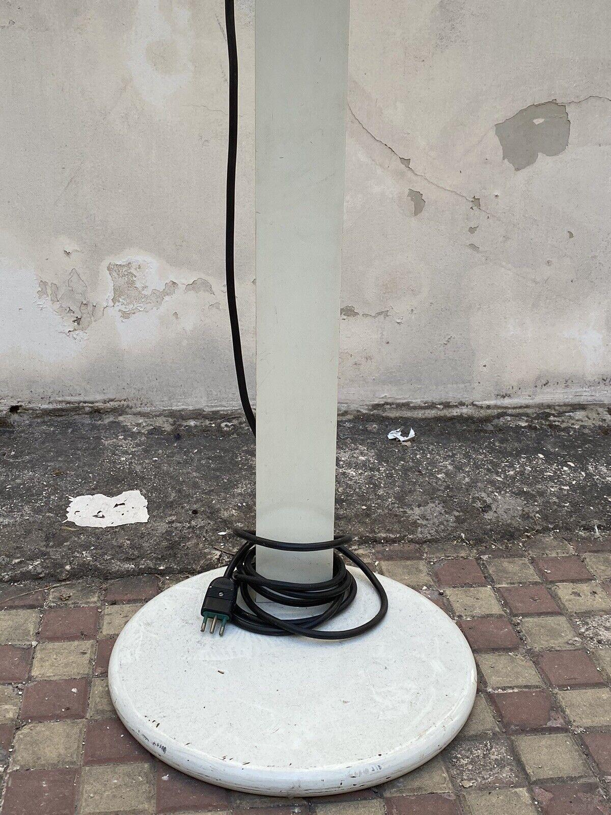 Artemide Style Floor Lamp 1970's Lampadaire Design Vintage Lamp en vente 3