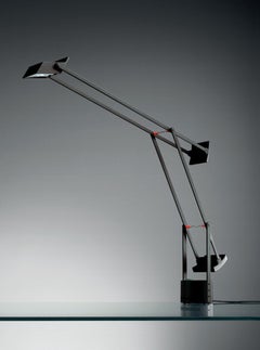 Artemide Tizio HAL Classic Table Lamp in Black by Richard Sapper