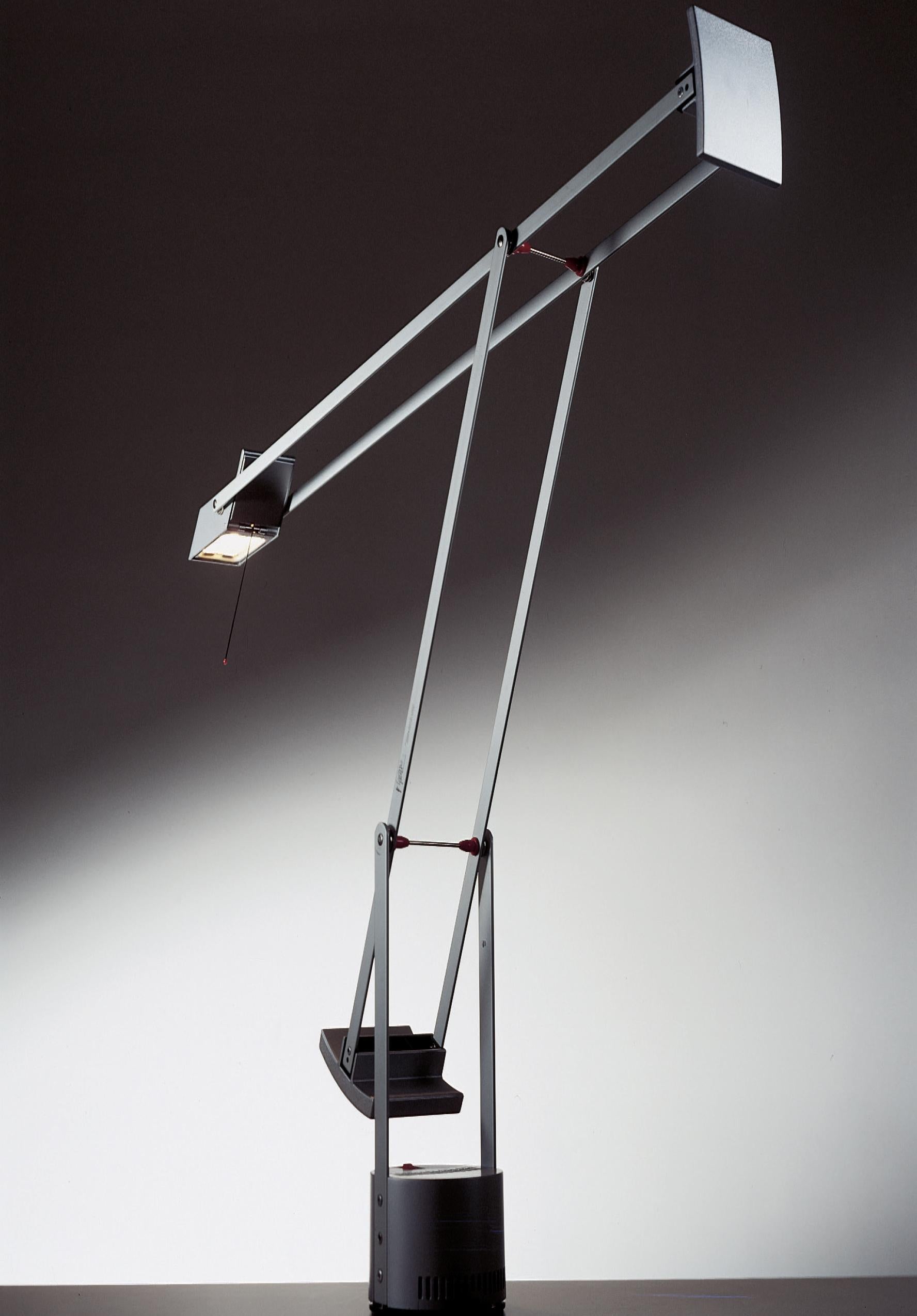 Modern Artemide Tizio LED 30K Classic Table Lamp in Black by Richard Sapper For Sale