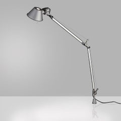 Artemide Tolomeo Classic TW Tischlampe mit eingelassener schwenkbarer Leuchte aus Aluminium