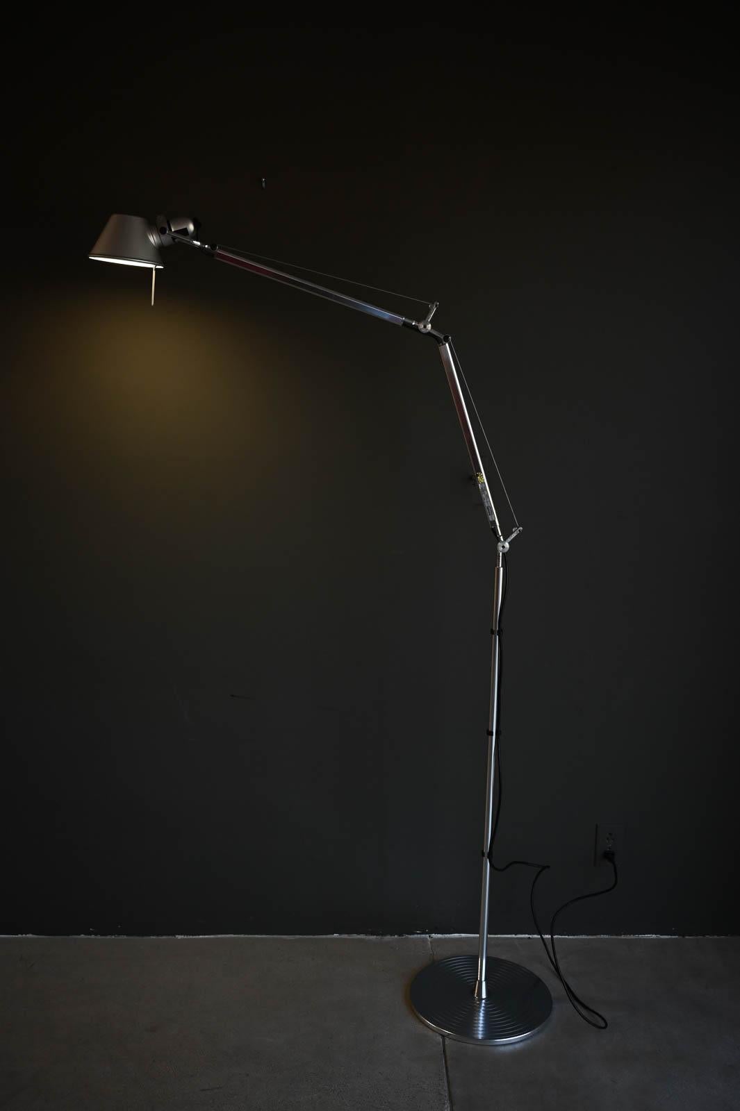 Artemide Tolomeo Stehlampe von Michele de Lucchi & Giancarlo Fassina (Aluminium) im Angebot