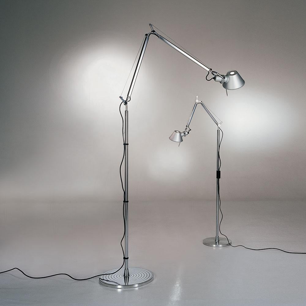 italien Artemide Tolomeo - Lampadaire LED miniature en aluminium en vente