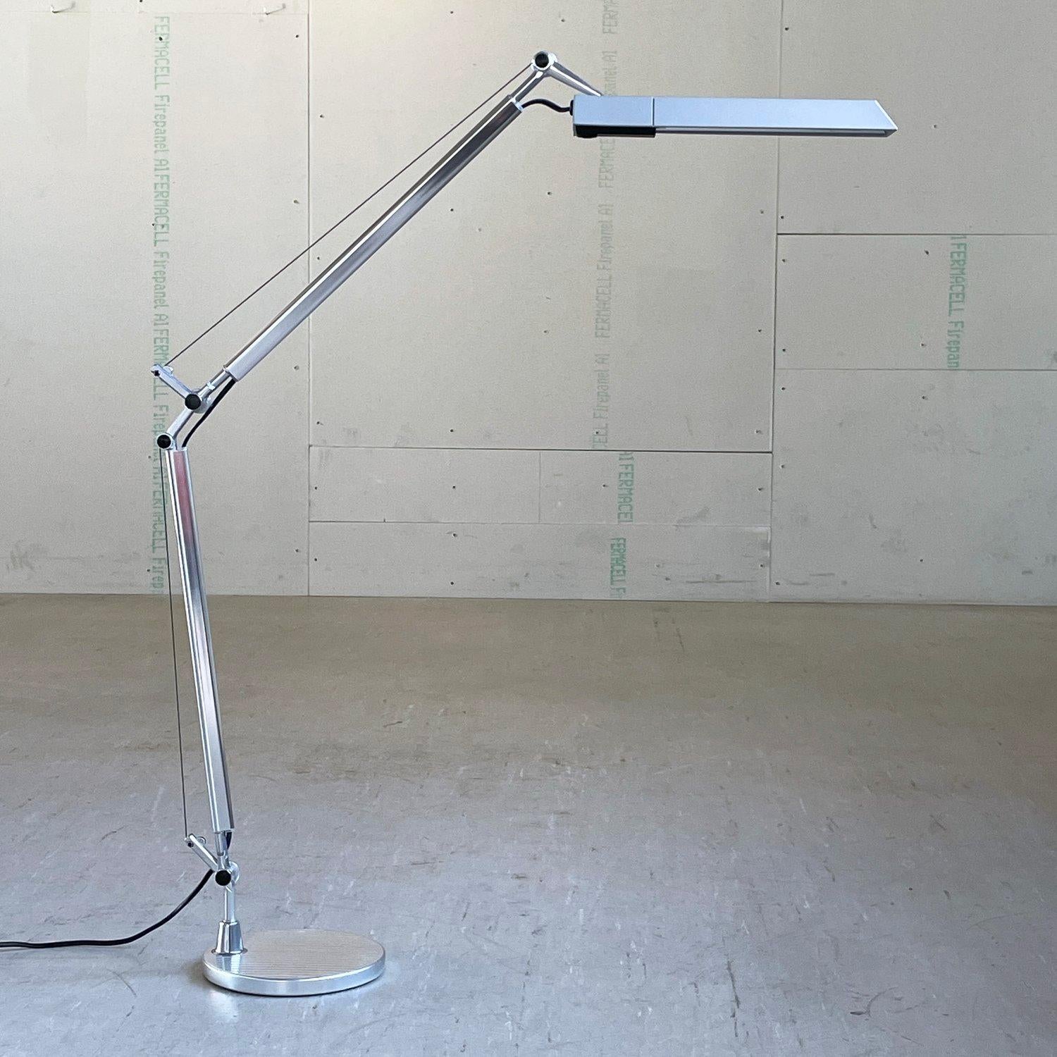 Artemide Tolomeo 'Video' Desk / Table Lamp. Designed by Michele De Lucchi and Giancarlo Fassina.
Featuring a pivoting head and articulated arm, this lamp offers a wide range of motion and flexibility. The fluorescent tube and direct light design add