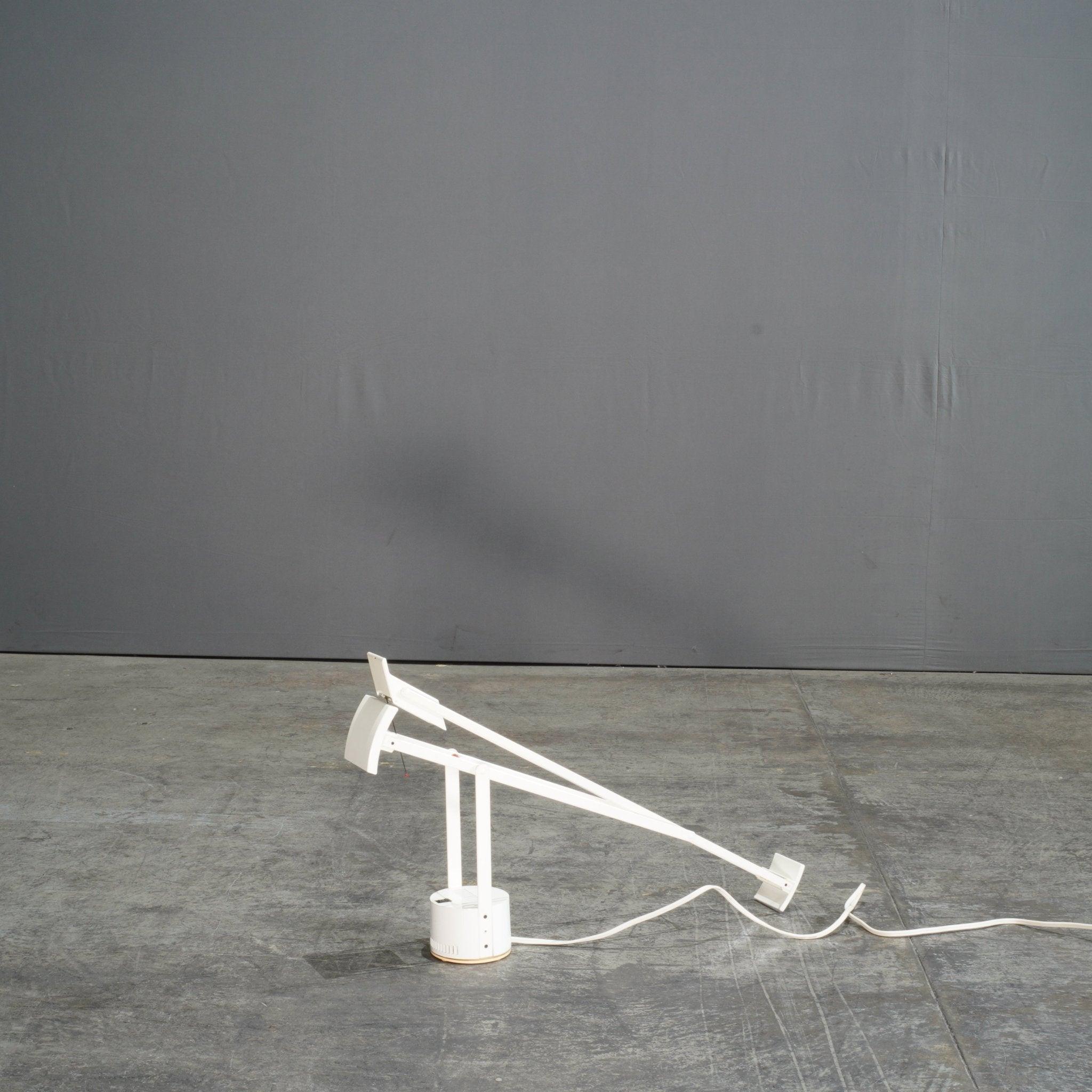 Artemide Weiße Tizio-Lampe von Richard Sapper (Kunststoff)